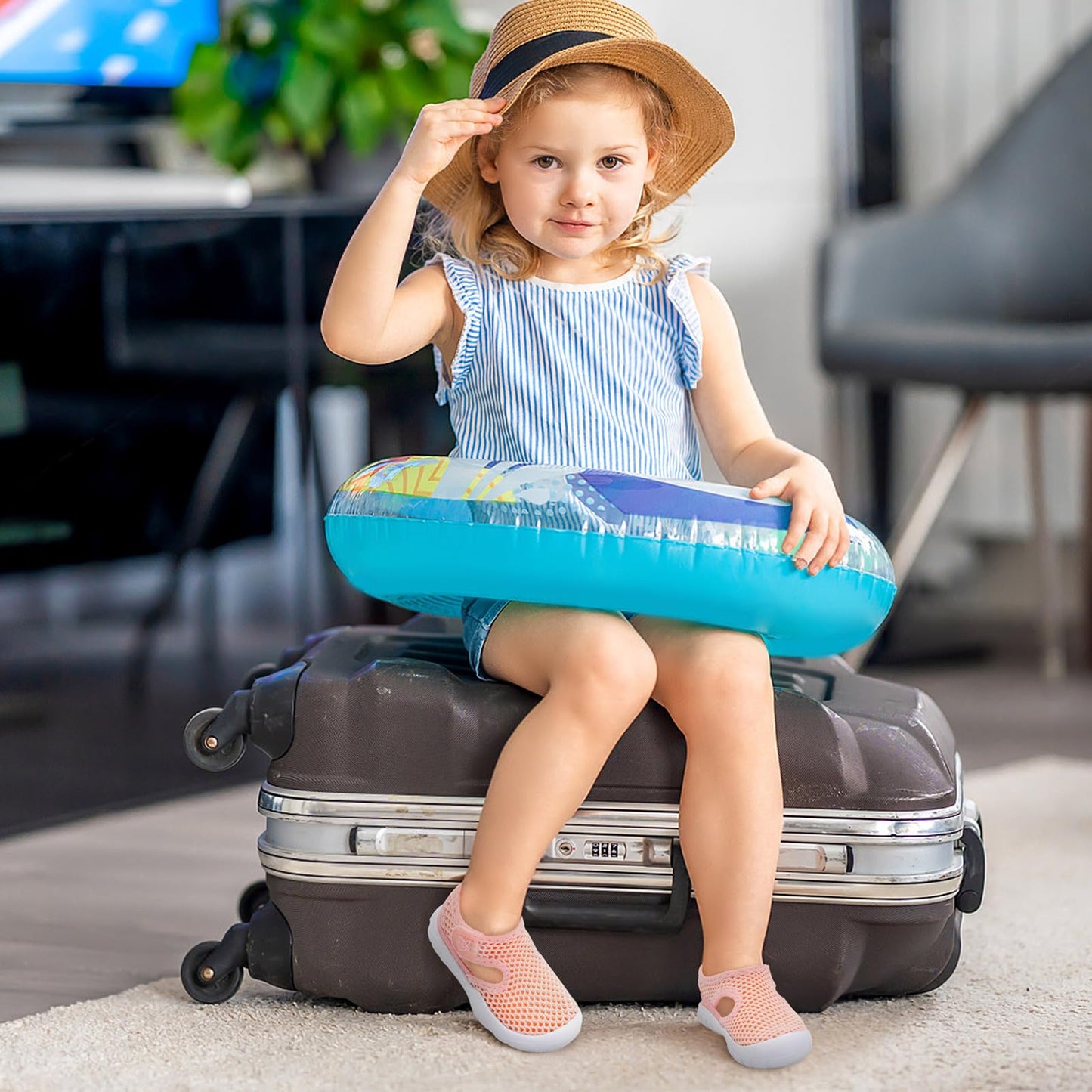 Toddler Sandals Boys Girls Wide Sandals Kids Water Sandal Shoes Lightweight Barefoot Summer Shoes for Beach Swim